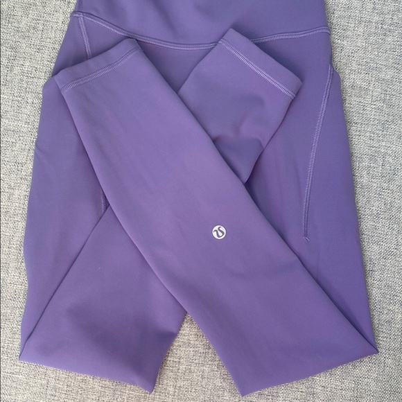Lululemon Women’s Purple Wunder Under Leggings with Pockets 25” - Picture 6 of 7